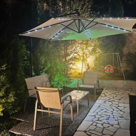 Градински чадър с LED осветление, 3м., с метална основа
